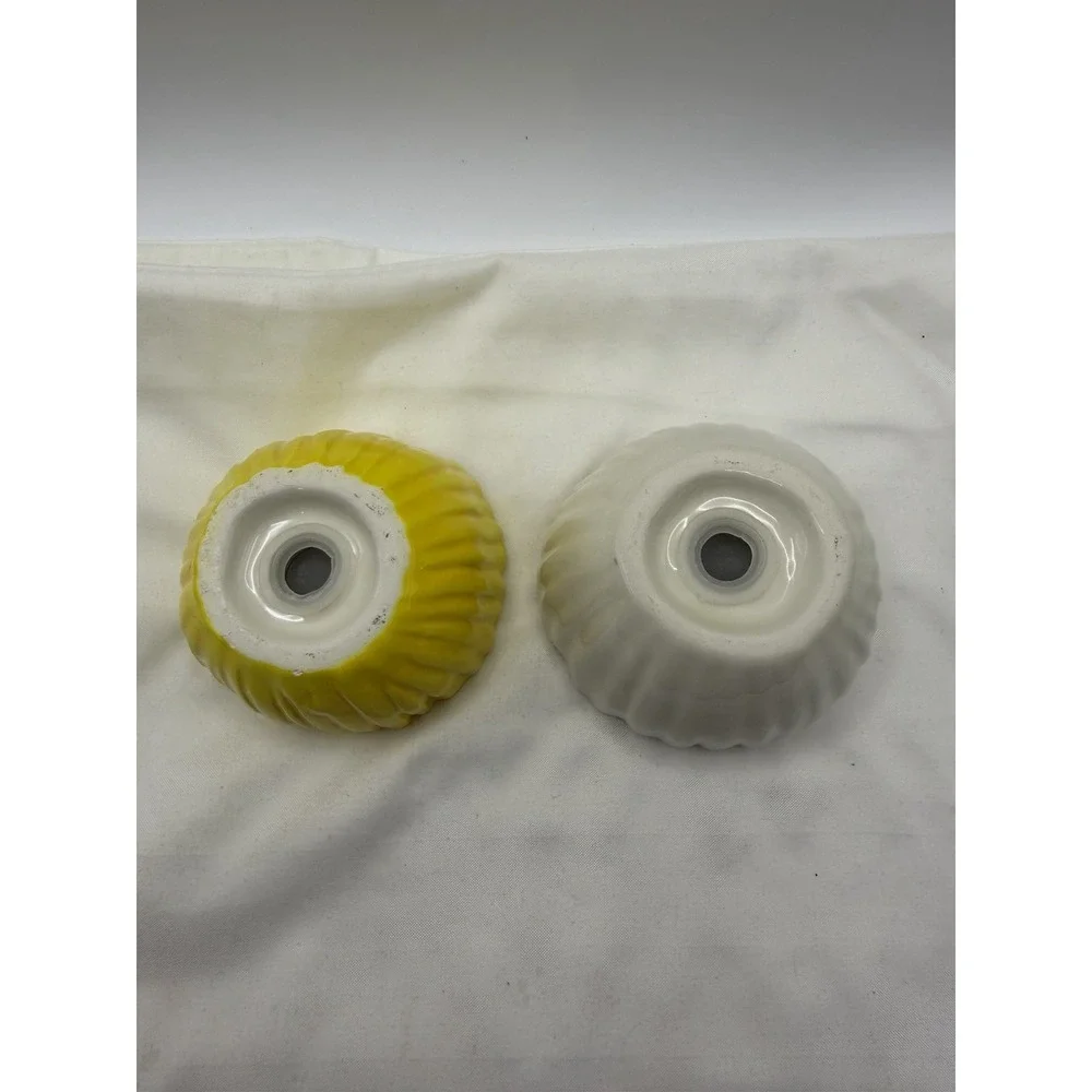 Tag Sunflower Yellow White Flower Bumble Bee Salt & Pepper Shakers